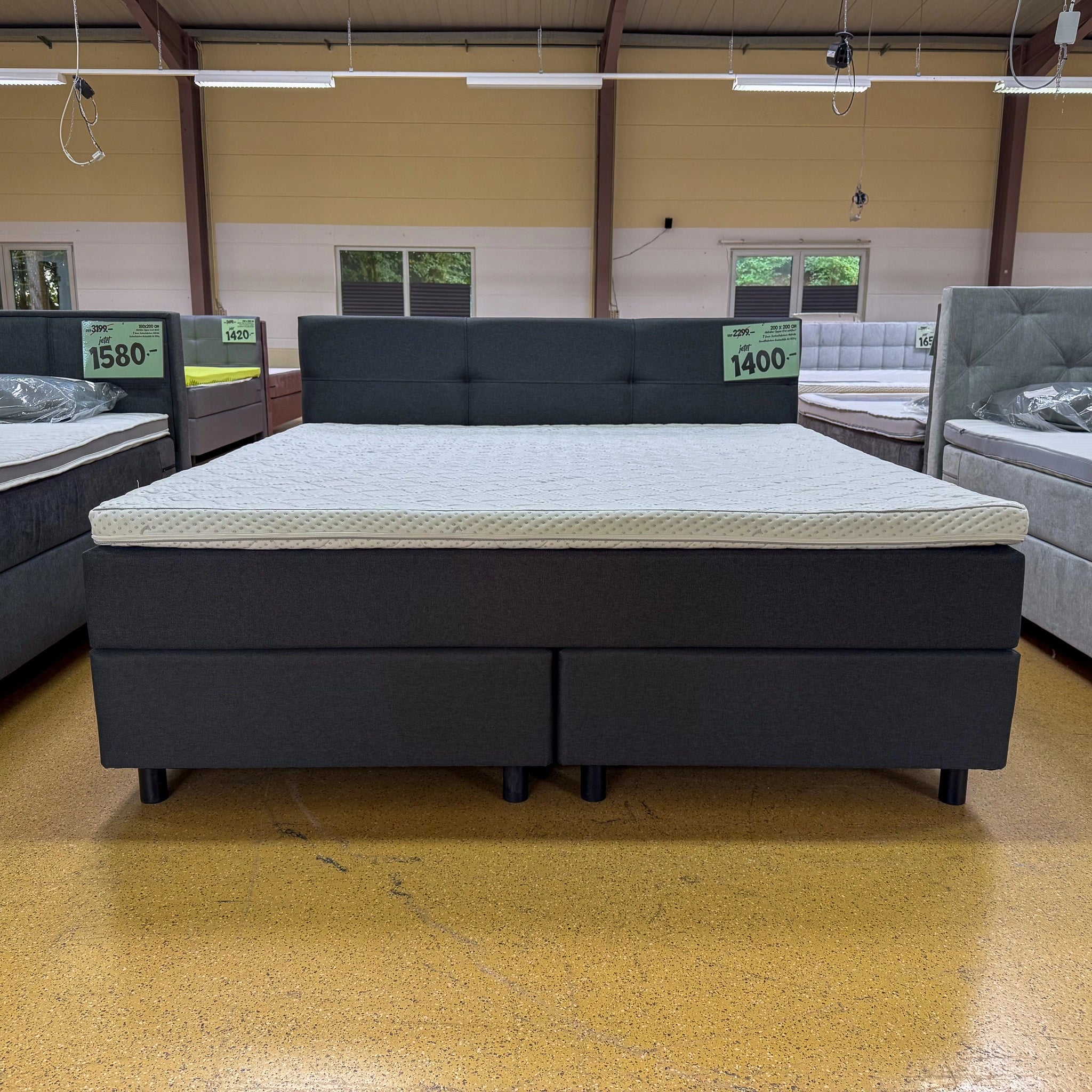 Boxspringbett 200x200 Stoff Grau 5 Teilig