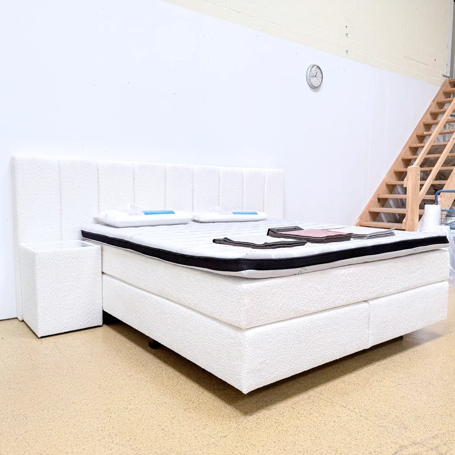 Boxspringbett 180x200 Stoff Bouclé Weiß Elfenbein 5-Teilig Bouclet