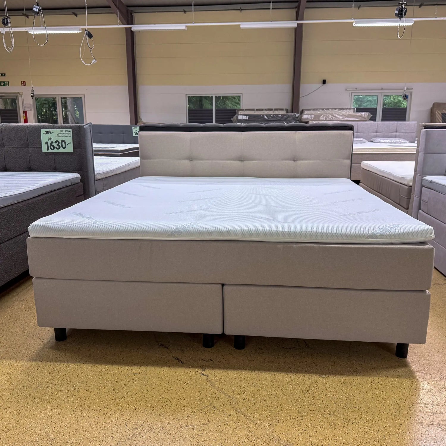 Boxspringbett 200x200 Beige Stoff 5 Teilig