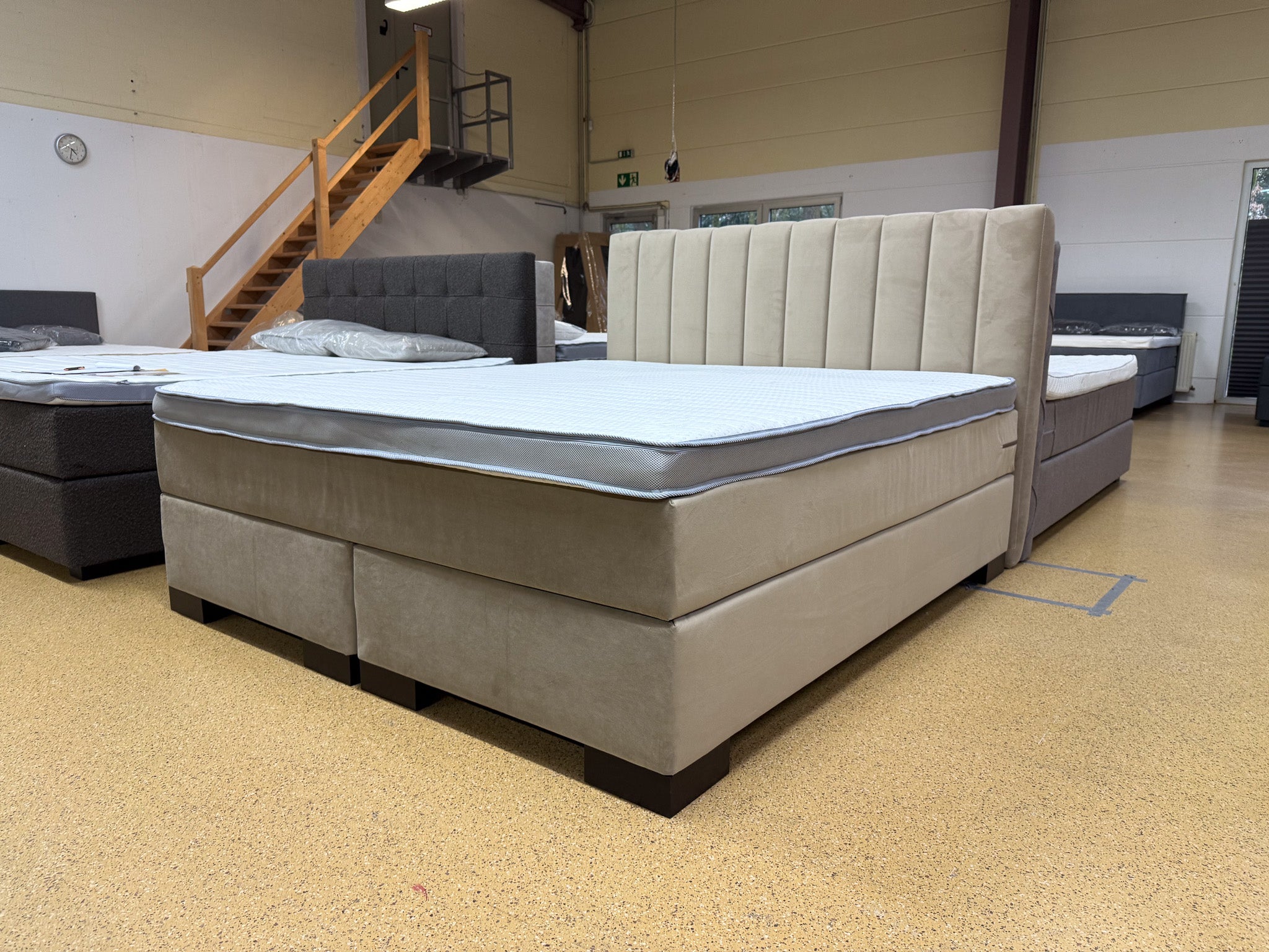 Boxspringbett 180x200 Beige 5 Teilig