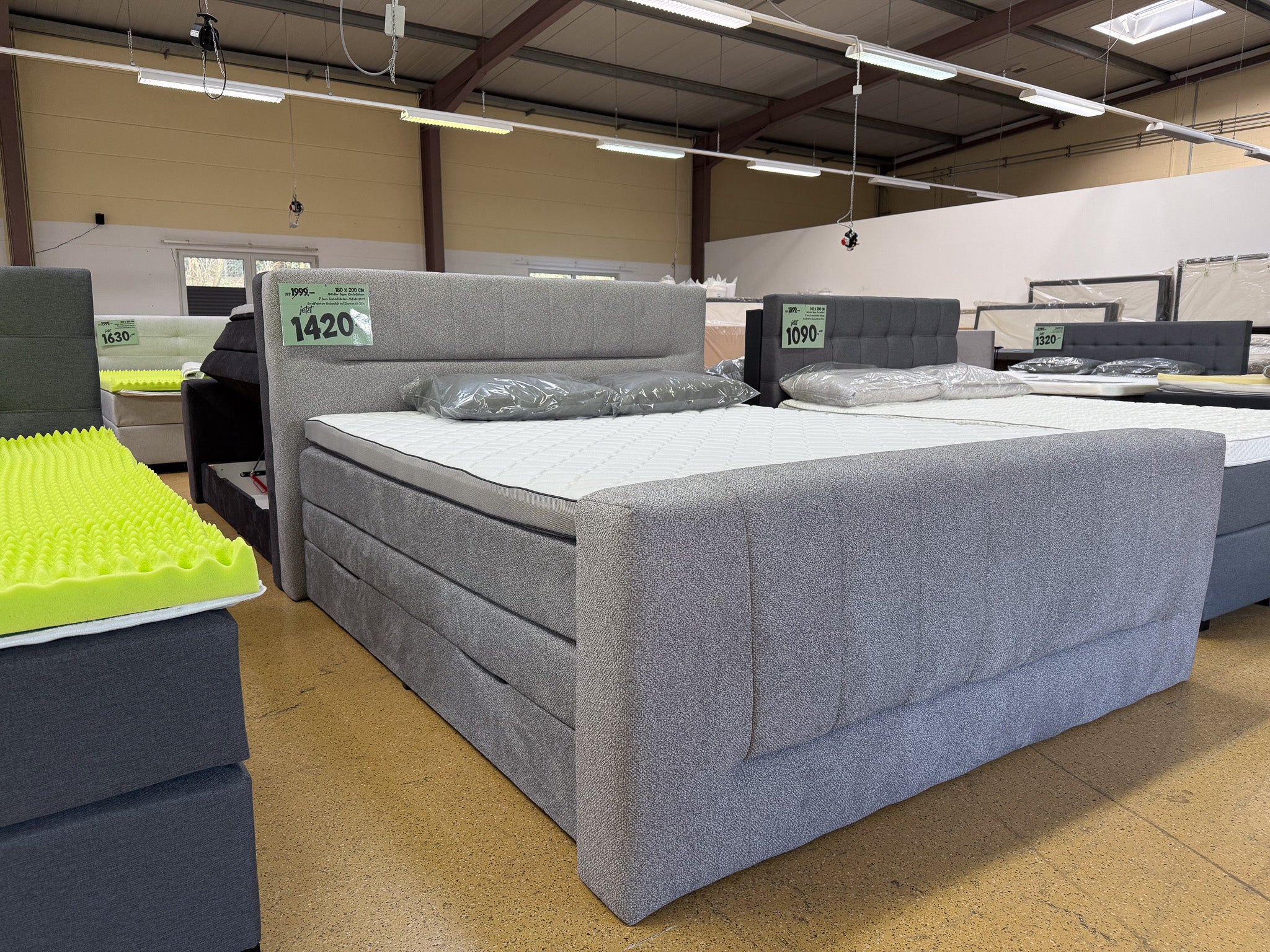 Boxspringbett mit Bettkasten Grau Silber 180x200