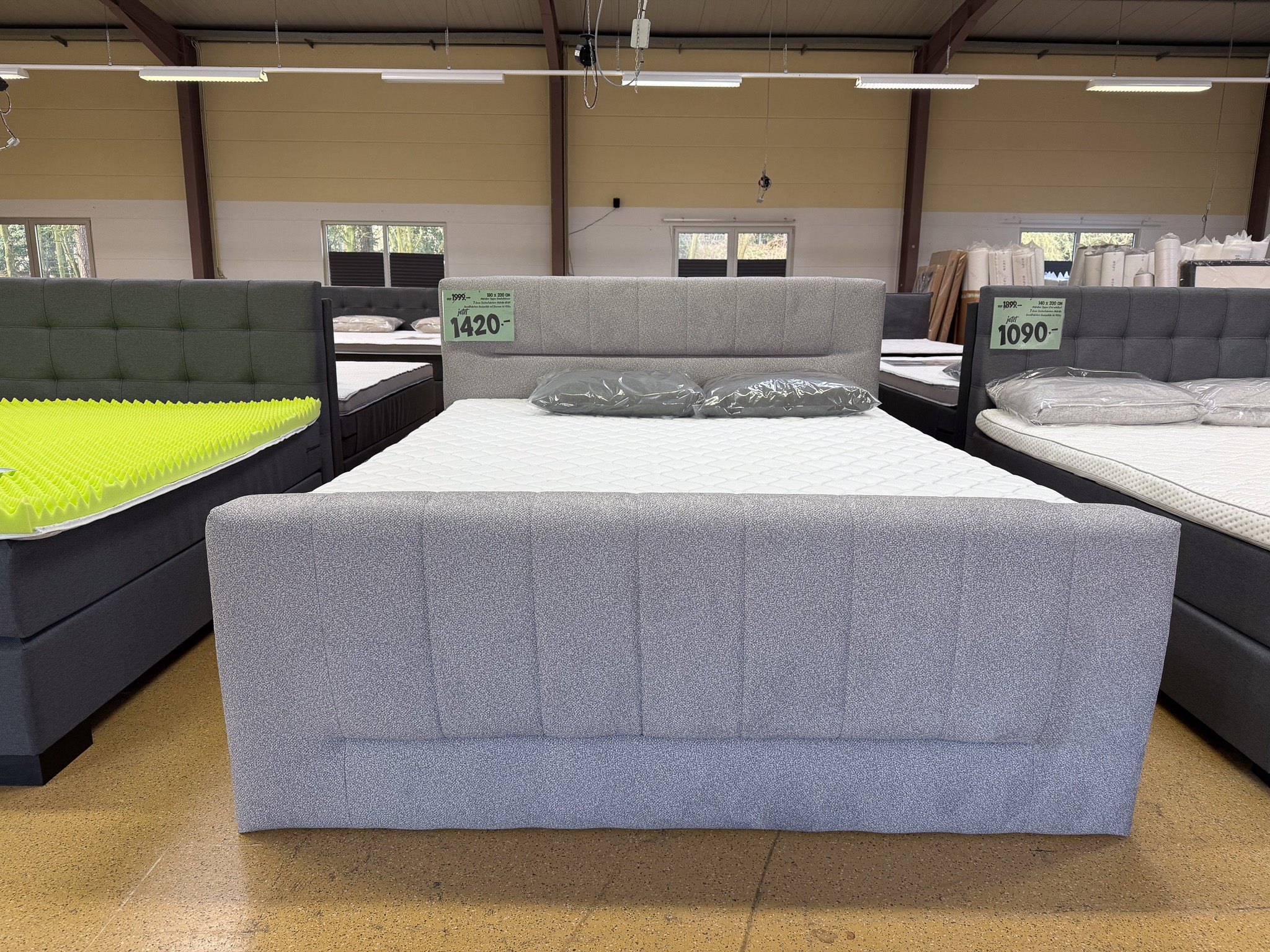 Boxspringbett mit Bettkasten Grau Silber 180x200