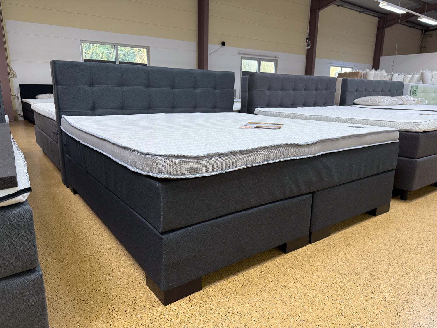 Boxspringbett 200x200 Stoff Schwarz 5 Teilig