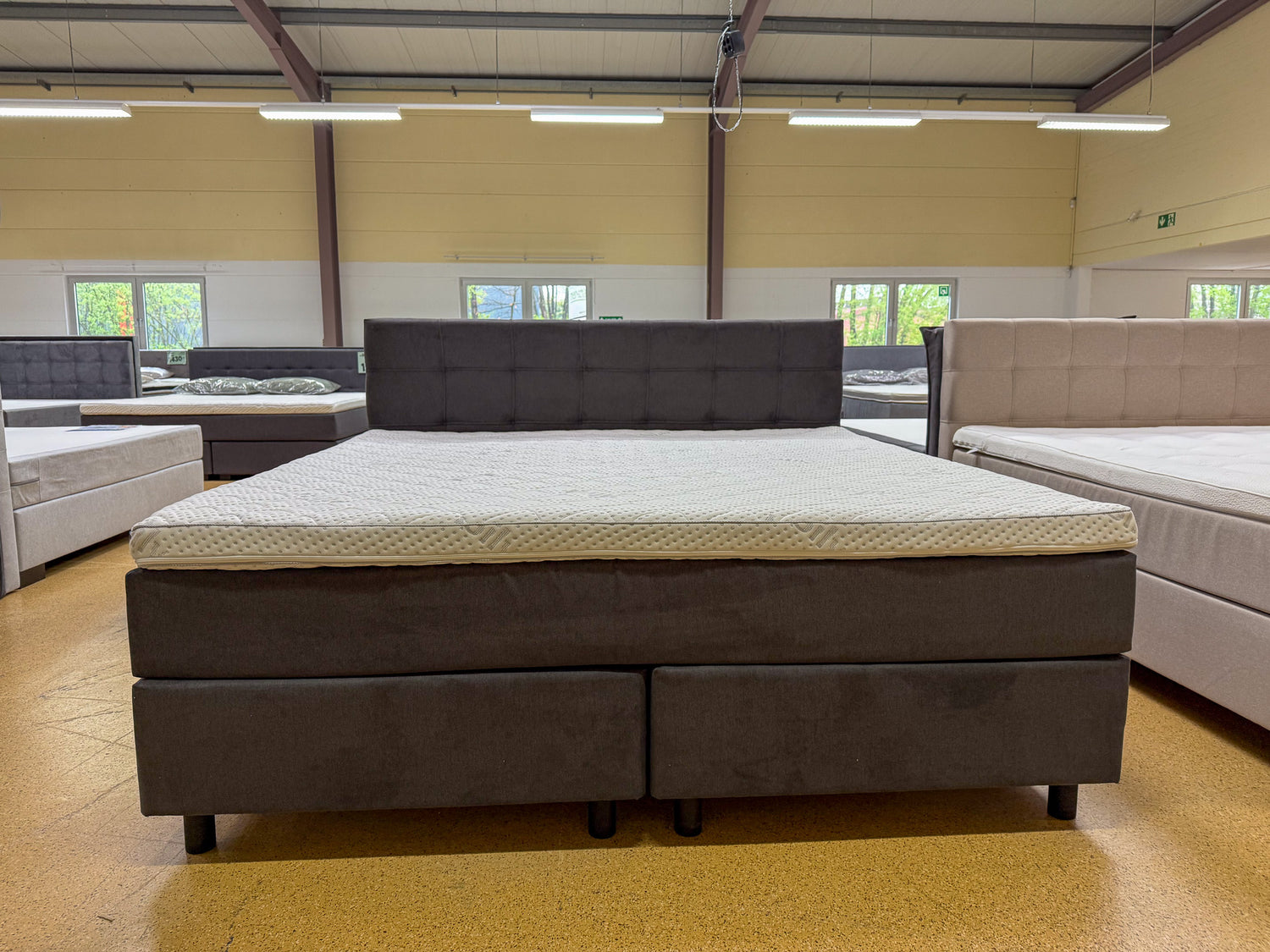 Boxspringbett 200x200 Stoff Schwarz 5 Teilig