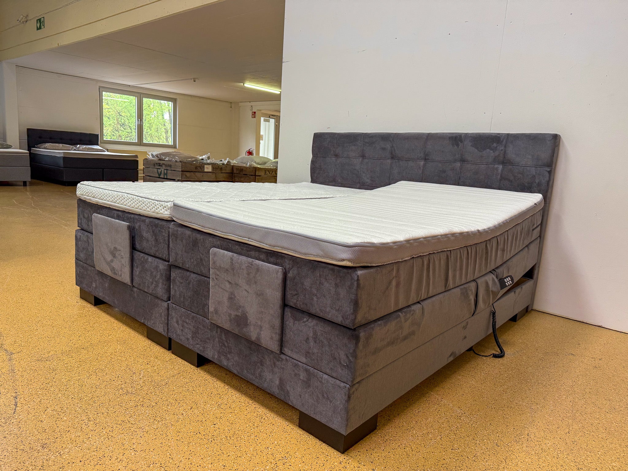 Boxspringbett 200x200 elektrisch Samt Stoff Dunkelgrau 7 Teilig