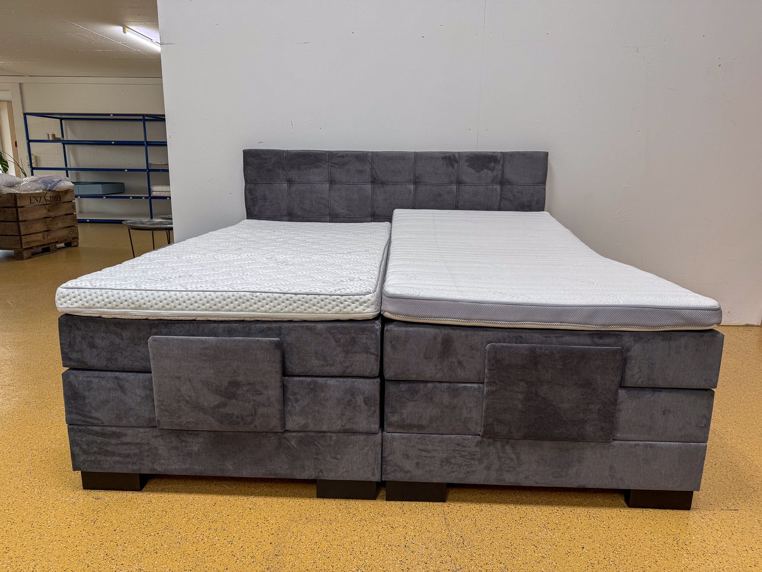Boxspringbett 200x200 elektrisch Samt Stoff Dunkelgrau 7 Teilig