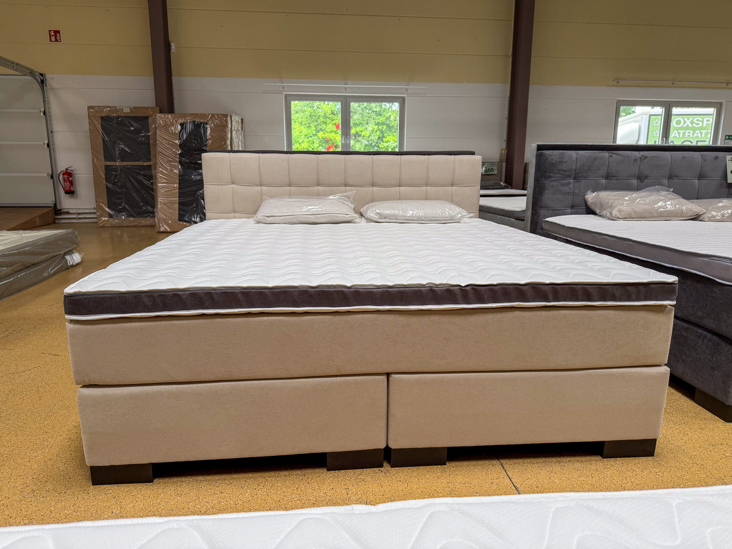 Boxspringbett 200x220 Stoff Beige 5 Teilig