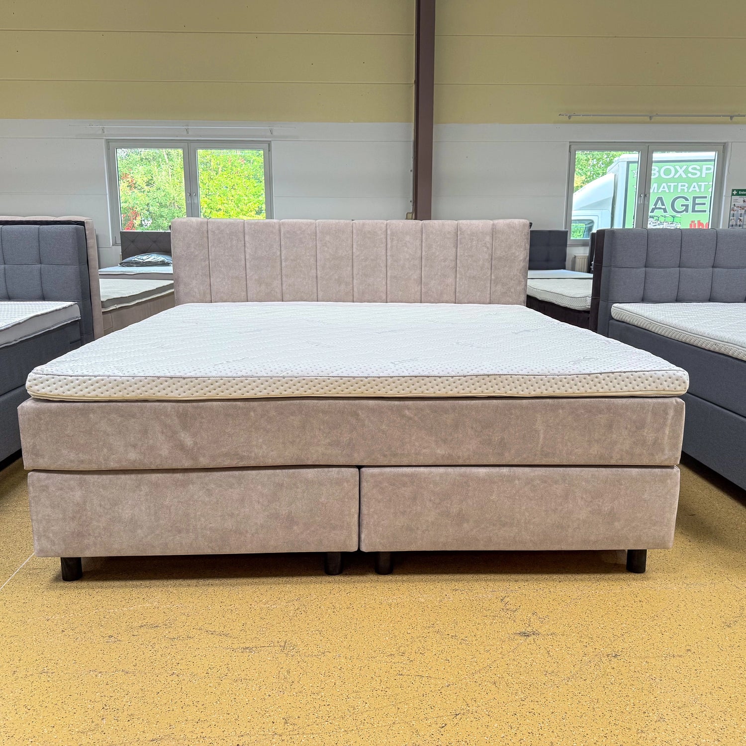 Boxspringbett 200x200 Beige Stoff Samt 5 Teilig