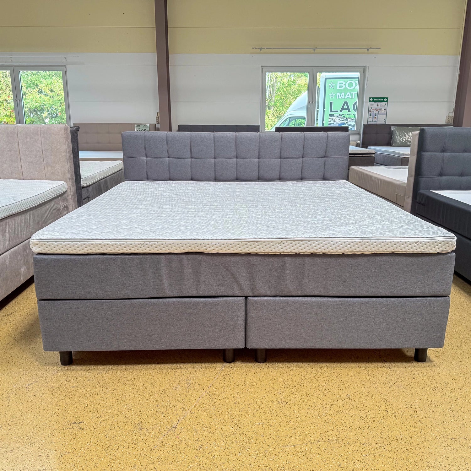 Boxspringbett 200x200 Grau Stoff 5 Teilig
