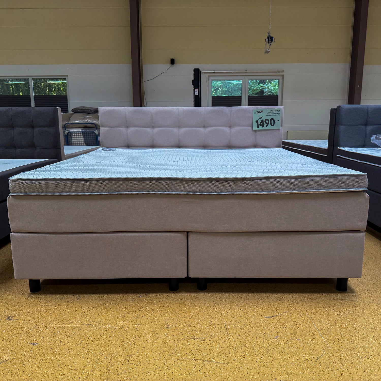 Boxspringbett 200x200 Stoff Beige 5 Teilig
