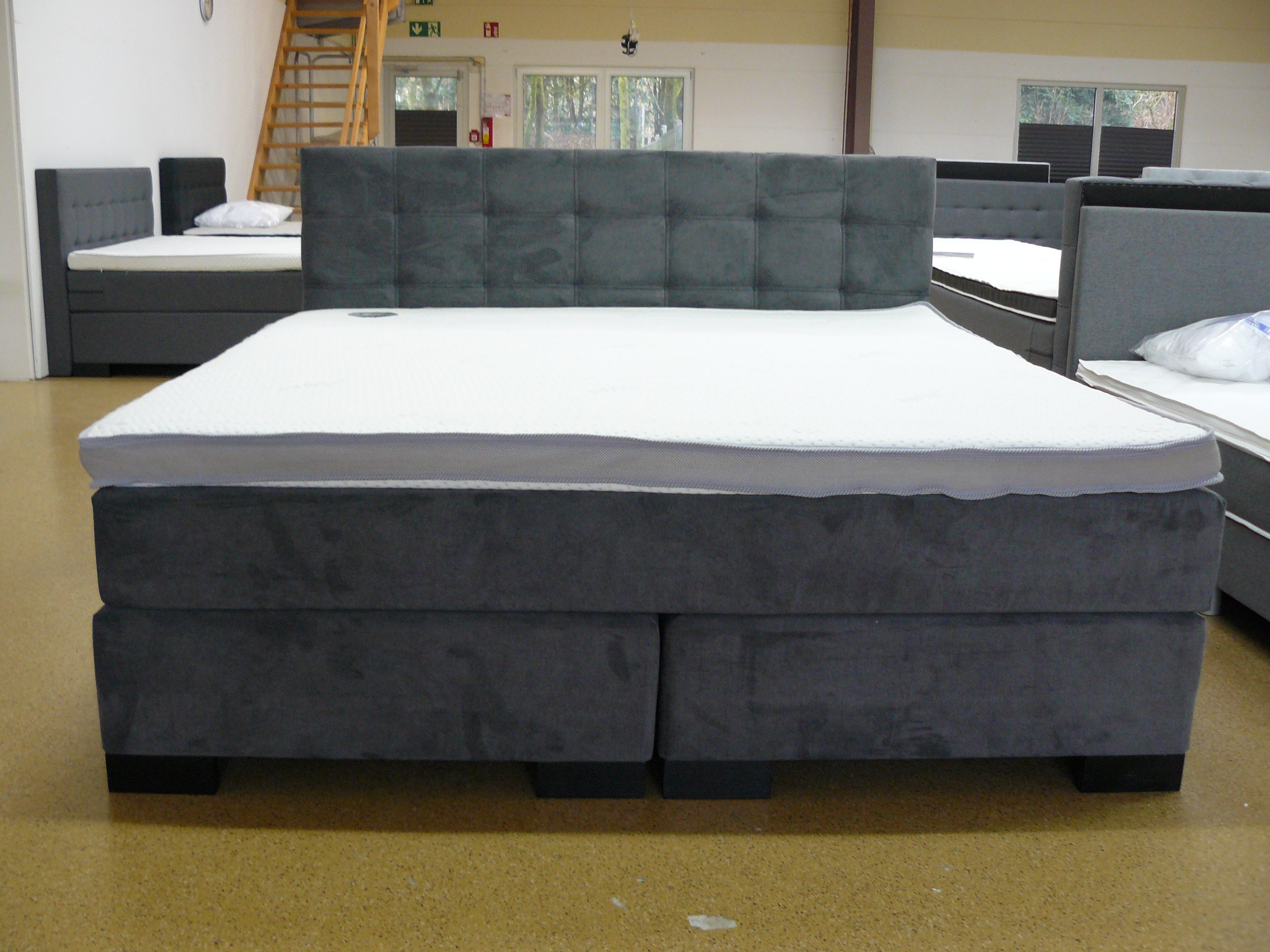 Boxspringbett Heda 5 Teilig - Dunkelgrau - 200x200 Bett