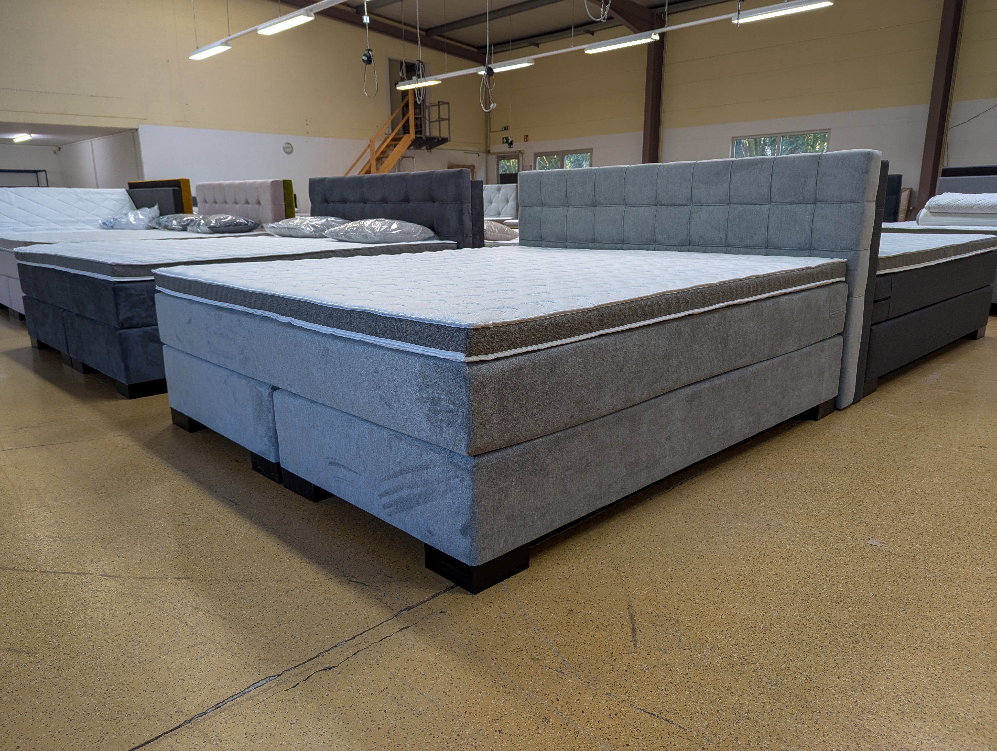 Boxspringbett Emil 5 Teilig - Hellgrau - 200x220 Bett