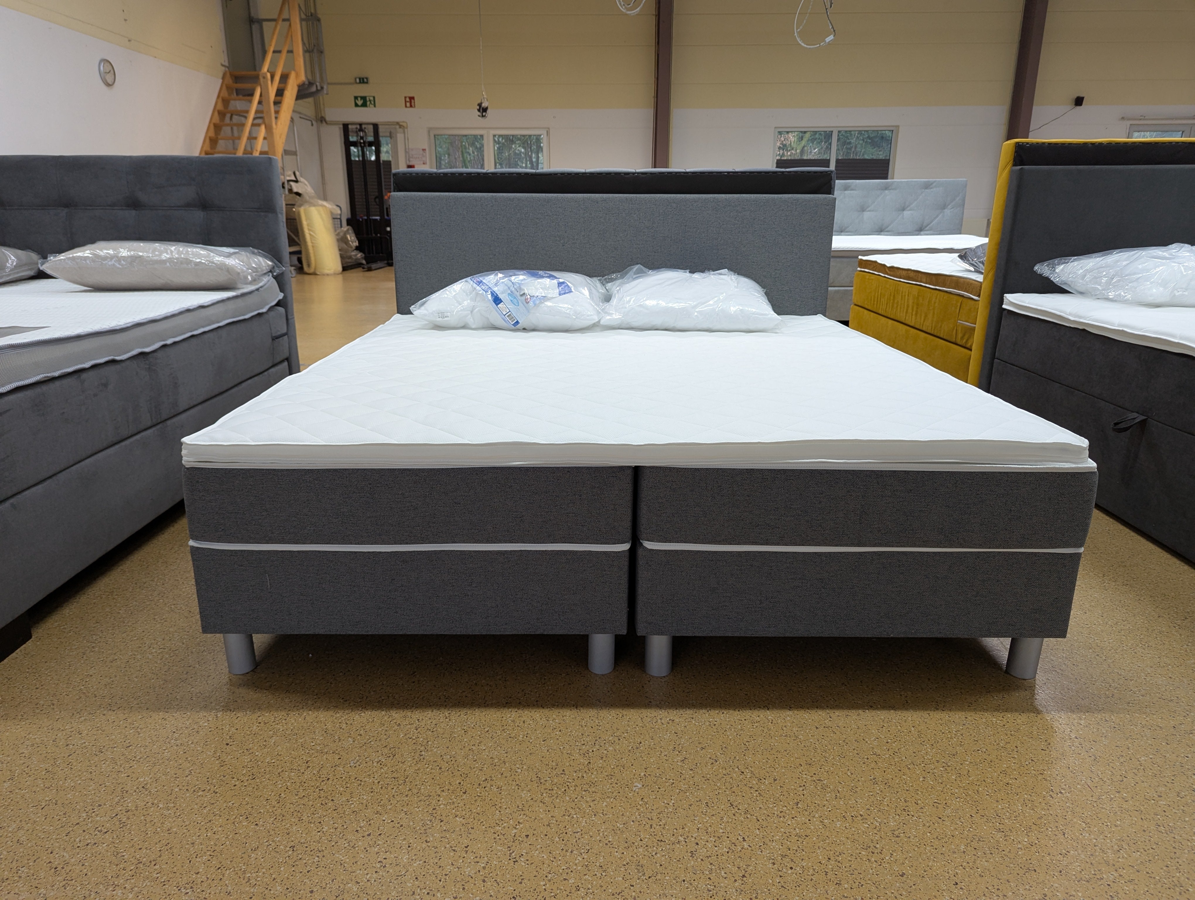 Boxspringbett 180x200 6 Teilig - Hellgrau - Bett