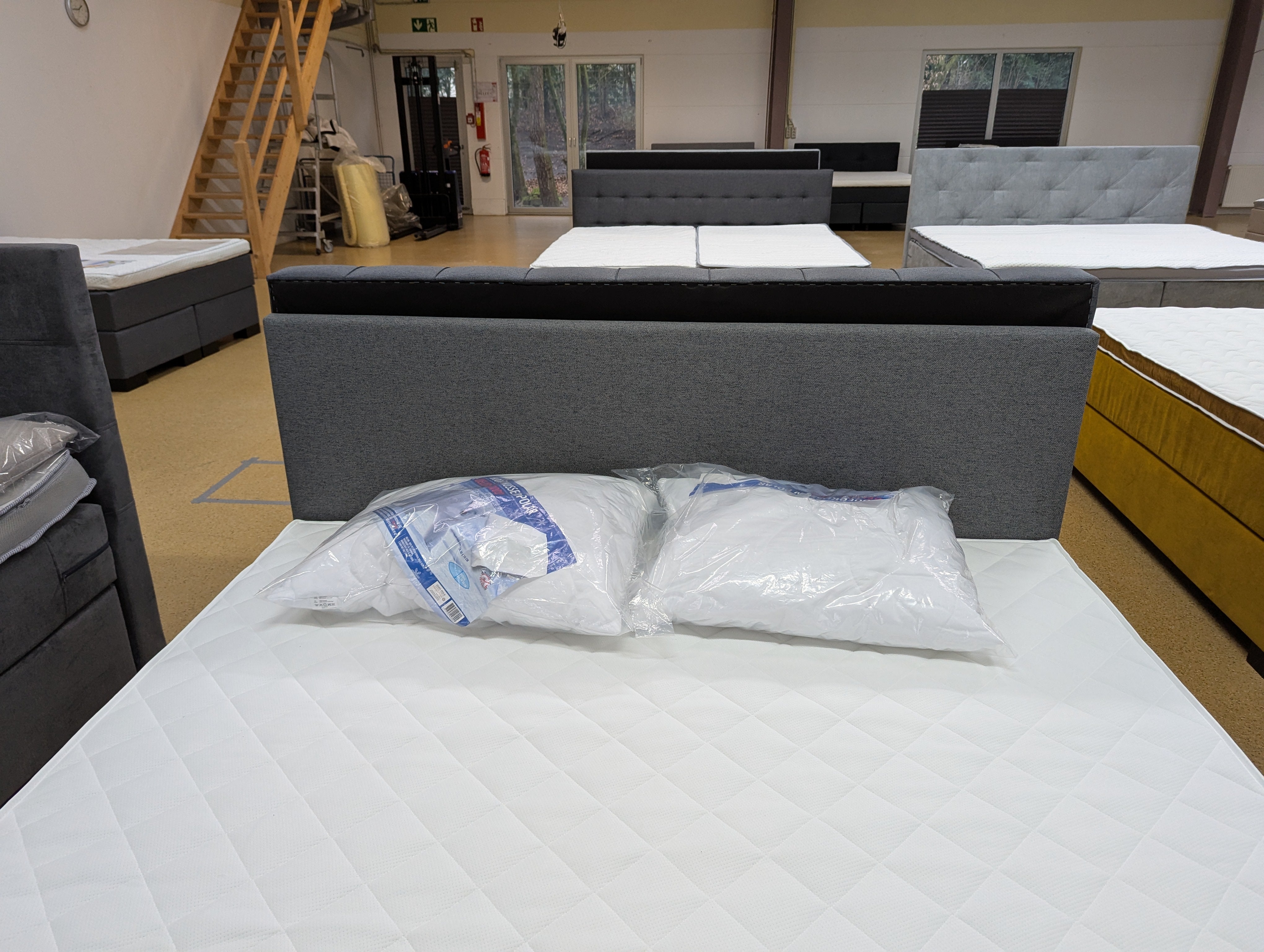 Boxspringbett 180x200 6 Teilig - Hellgrau - Bett